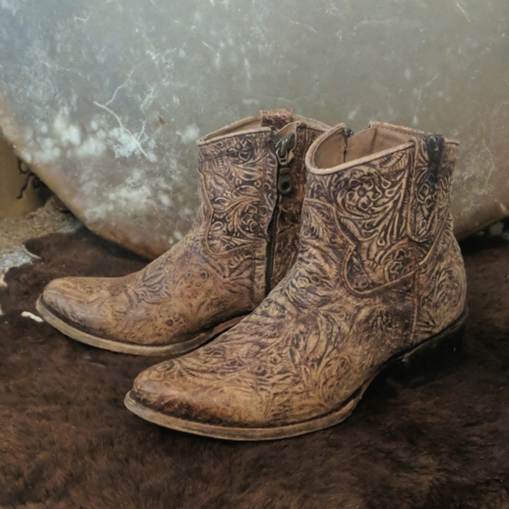 CORRAL C3056 handcrafted distressed tan embossed leather ankle boot/booties sz 9 - Picture 2 of 15